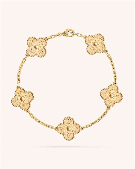 van cleef bracelet alhambra price